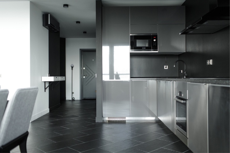 Kuchyně v šedých odstínech