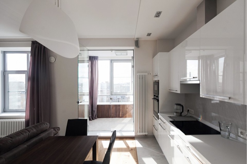 Záclony v kuchyni-obývací pokoj v high-tech stylu