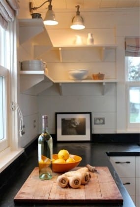 дрвена прегача у кухињи