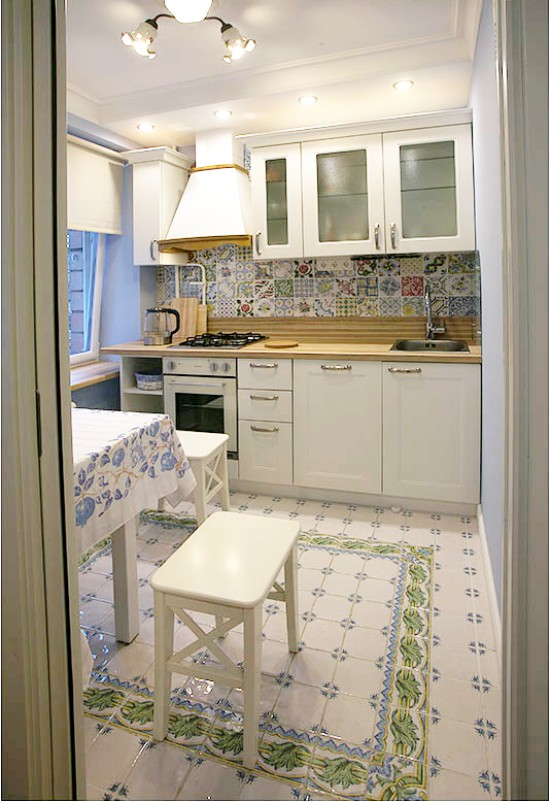 An example of a small kitchen lighting