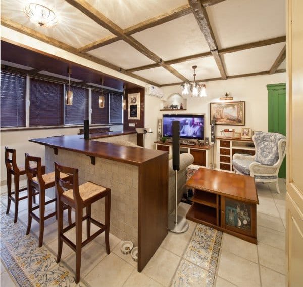 Kök-vardagsrum, med en bar på loggia