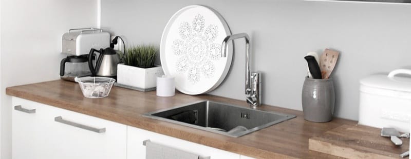 Rectangular sink located horizontally