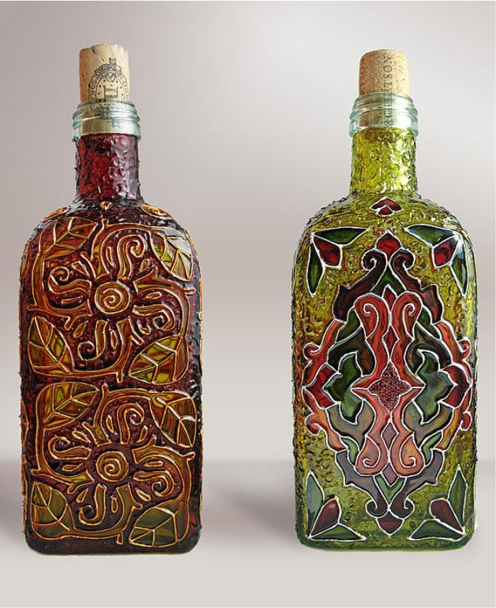 Gebrandschilderd glas schilderij van flessen