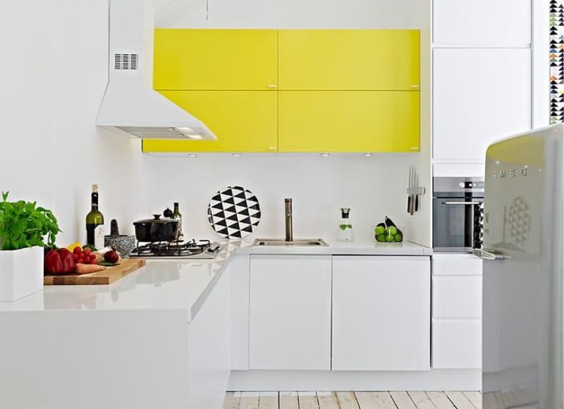 Dapur kuning dan putih