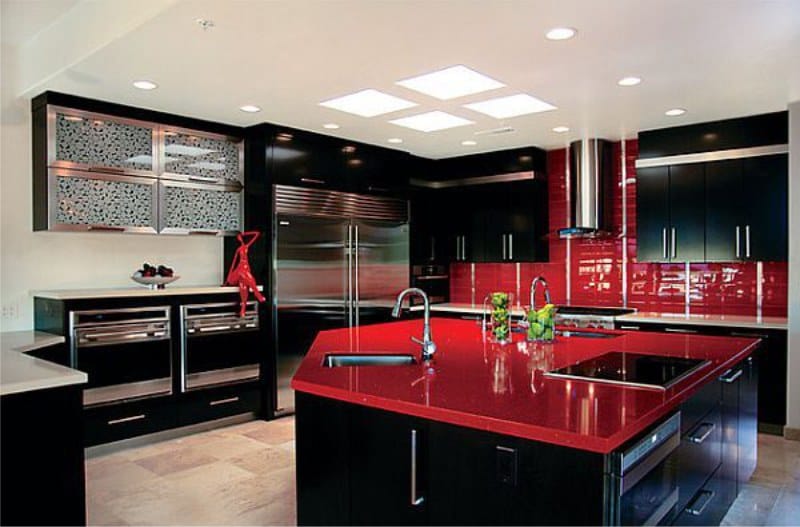 Cucina nera e rossa
