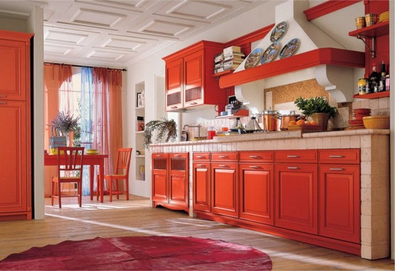 Klassische rote Küche