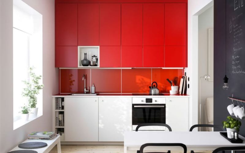 Cozinha vermelha e branca