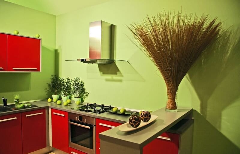 Rød og grønn kjøkken