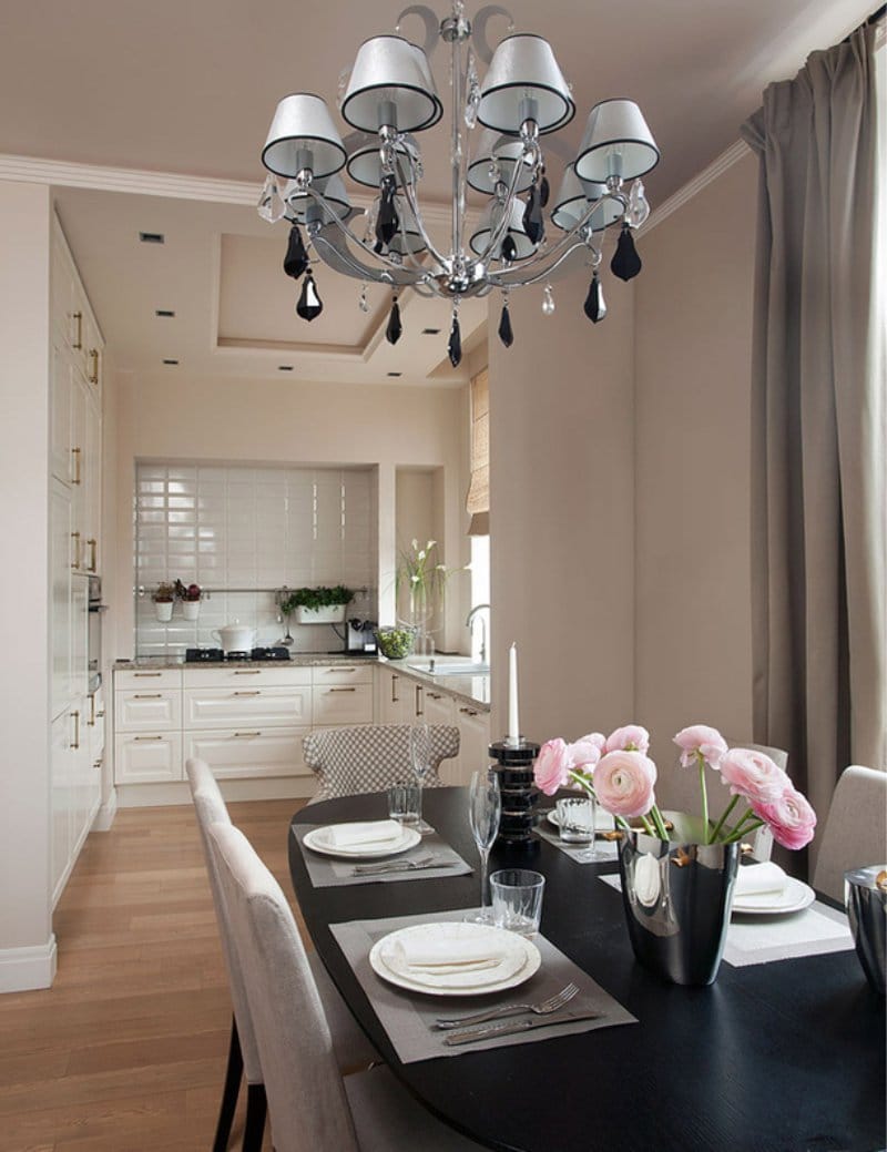 Kitchen-dining room in beige tones
