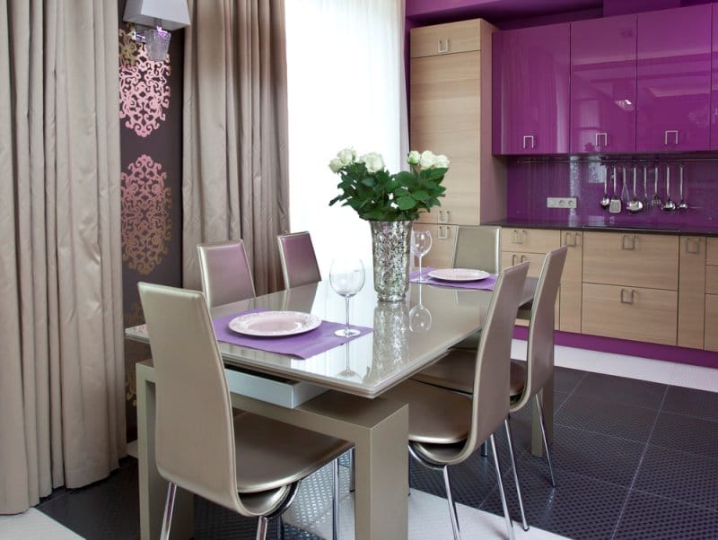 Bucătărie bej-violet