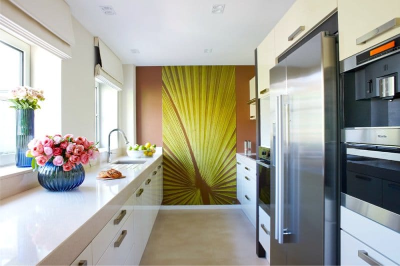 Hnedá tapeta v interiéri kuchyne