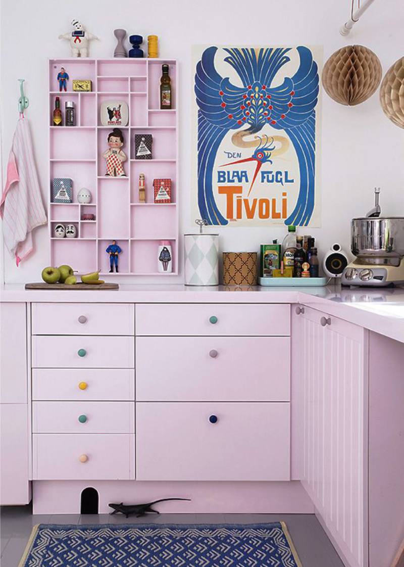 Cozinha lilás no estilo da pop art