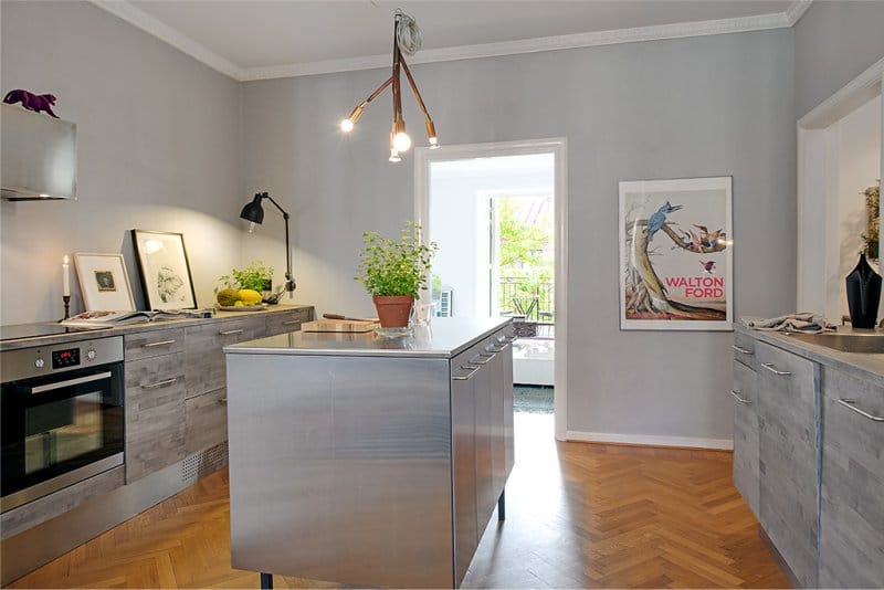 Kitchen area of ​​11.3 square meters. m - with an island, but without a dining area