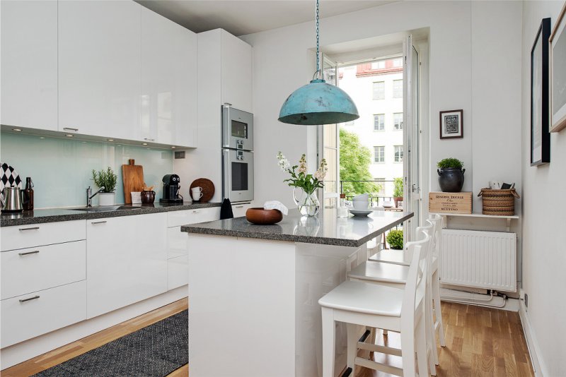 Kitchen with an island of 15 square meters. meters