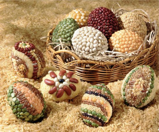 Великденски декор с зърнени храни, зърнени храни и семена