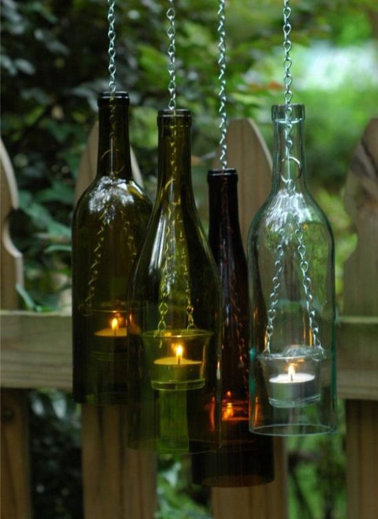 Czapki na świece z ciętych butelek