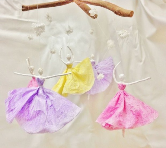 Ballerinas from napkins in the form of mobiles