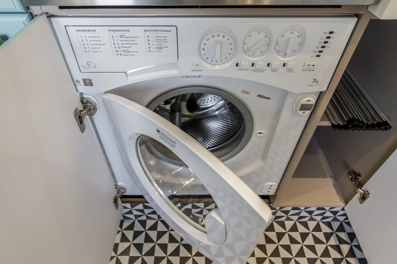 Virtuvē iebūvēta veļas mašīna