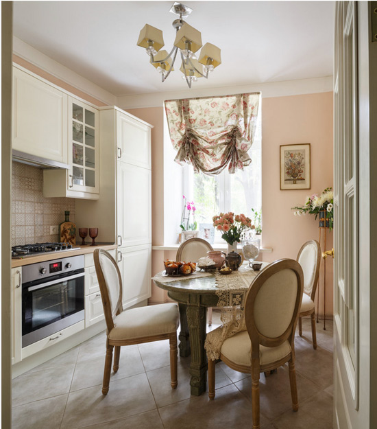 Küche-Esszimmer im klassischen Stil