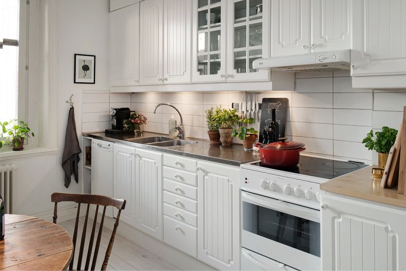 White straight kitchen