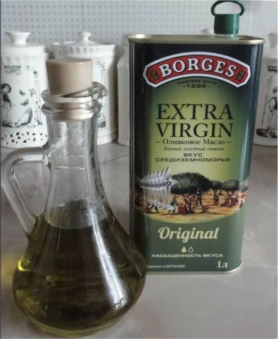 Olio d'oliva in una scatola