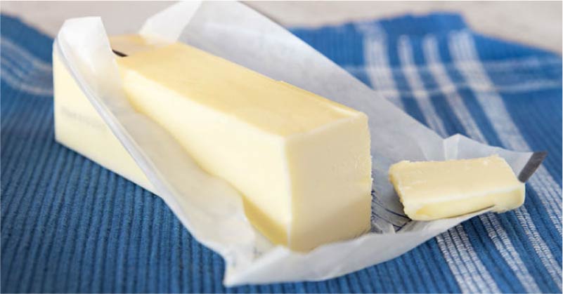 Manteiga em papel pergaminho