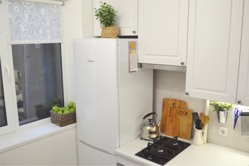 Kuchyňa 4 m2 s chladničkou a mini sporákom