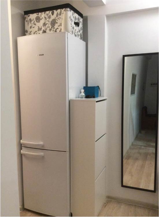Køleskab i gangen